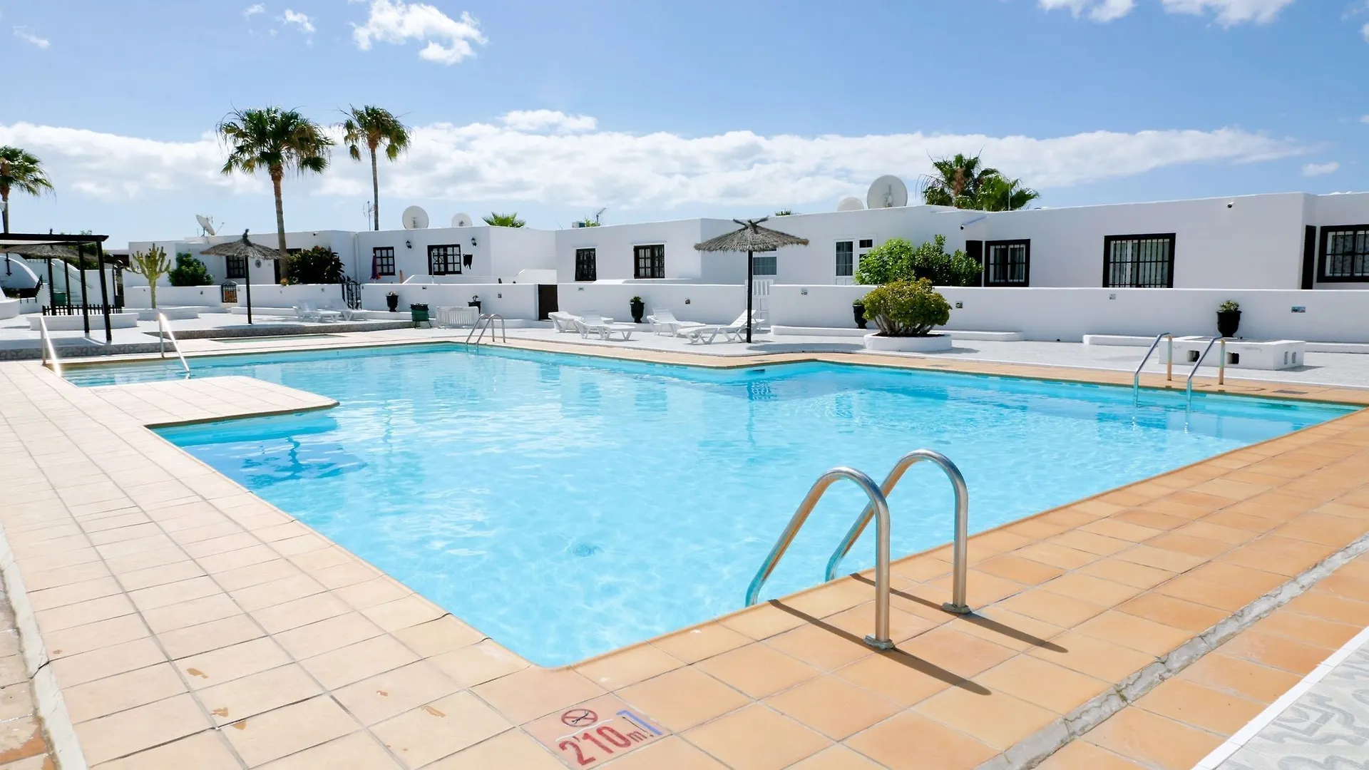 Sea-View Apartment In Lanzarote, Canary Islands, W/ Pool And Wifi 300M Tias